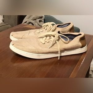 Tom’s Canvas Shoes